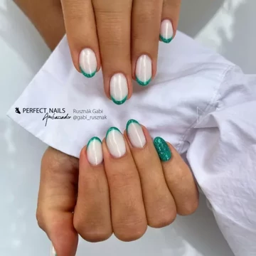 Color Rubber Base Gel - Színezett Alapzselé 4ml - Diamond Light Green