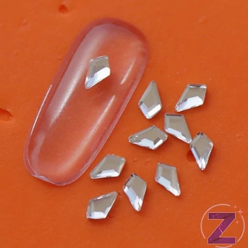 Strassz formakő crystal deltoid