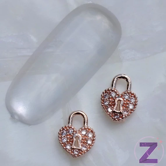 Cirkóniaköves körömékszer lakat